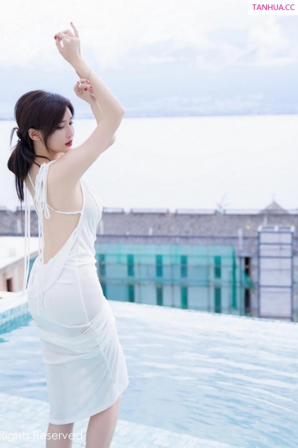 周妍希 奶瓶土肥圆 [XiuRen]高清写真图 2023.09.28 No.7461 Carol周妍希 长裙美臀第23张图片